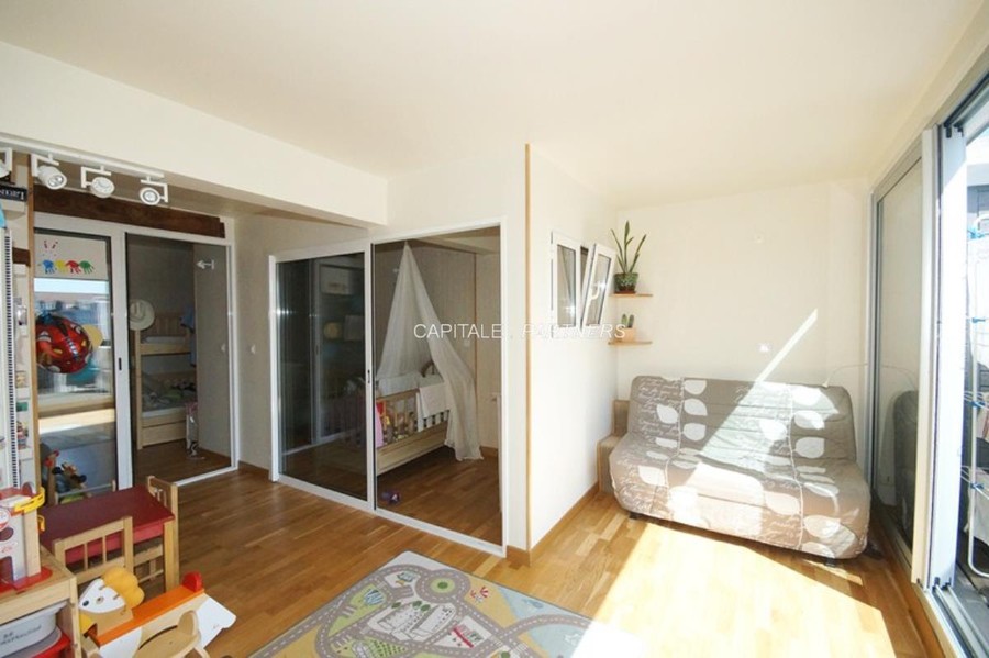 furnished  3 bedrooms Apartment PARIS 18 - 120 m²;