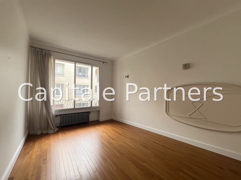  3 bedrooms Apartment PARIS 16 - 131 m²;