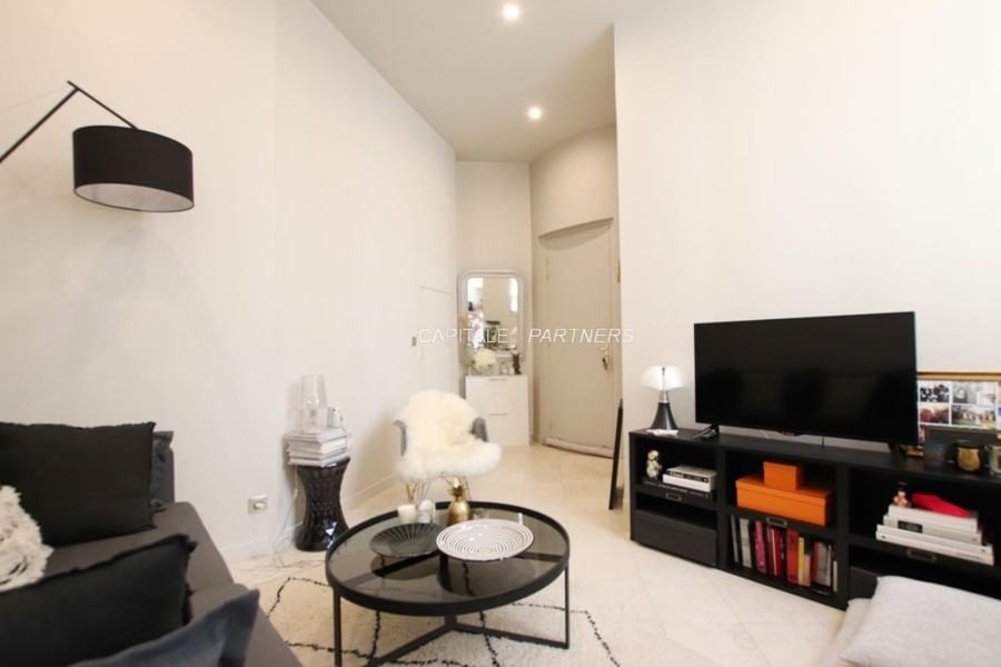furnished  1 bedroom Apartment PARIS 9 - 37 m²;