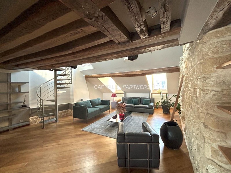 furnished  3 bedrooms Apartment PARIS 2 - 133 m²;