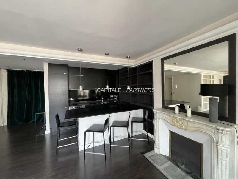 furnished  1 bedroom Apartment PARIS 2 - 71 m²;