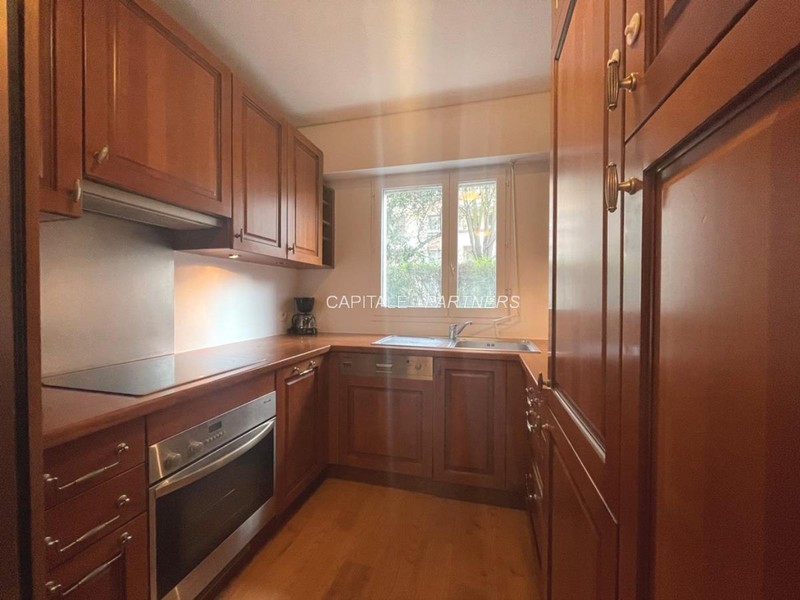 furnished  2 bedrooms Apartment COURBEVOIE - 65 m²;