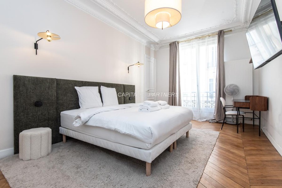 furnished  4 bedrooms Apartment PARIS 17 - 258 m²;