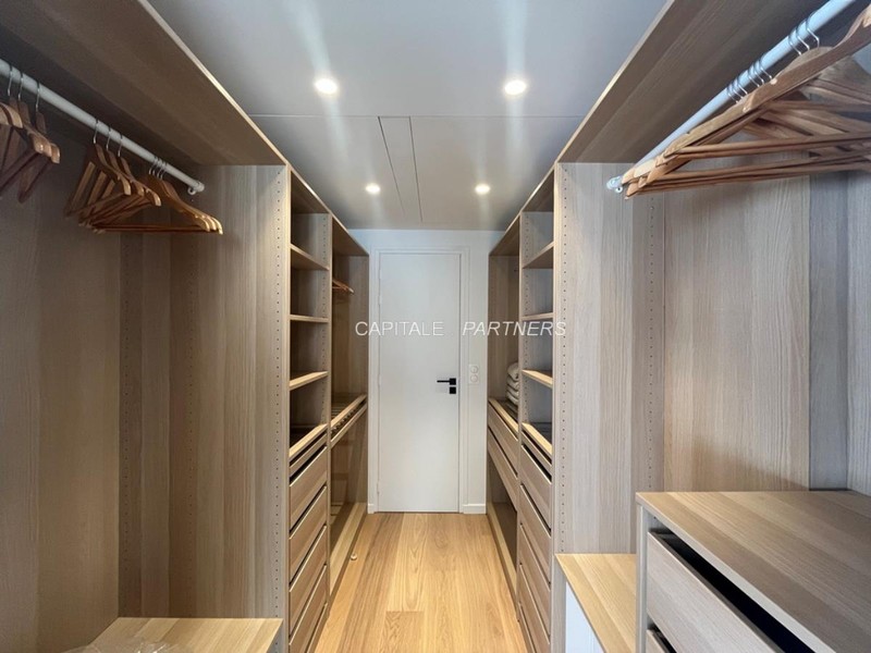 furnished  2 bedrooms Apartment NEUILLY-SUR-SEINE - 108 m²;