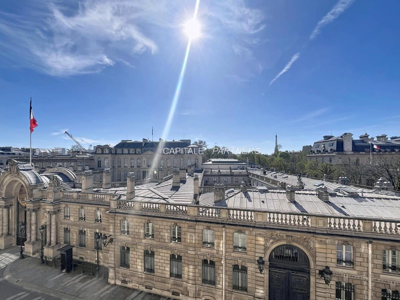 furnished  1 bedroom Apartment PARIS 8 - 46 m²;