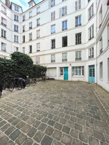 furnished  1 bedroom Apartment PARIS 7 - 60 m²;