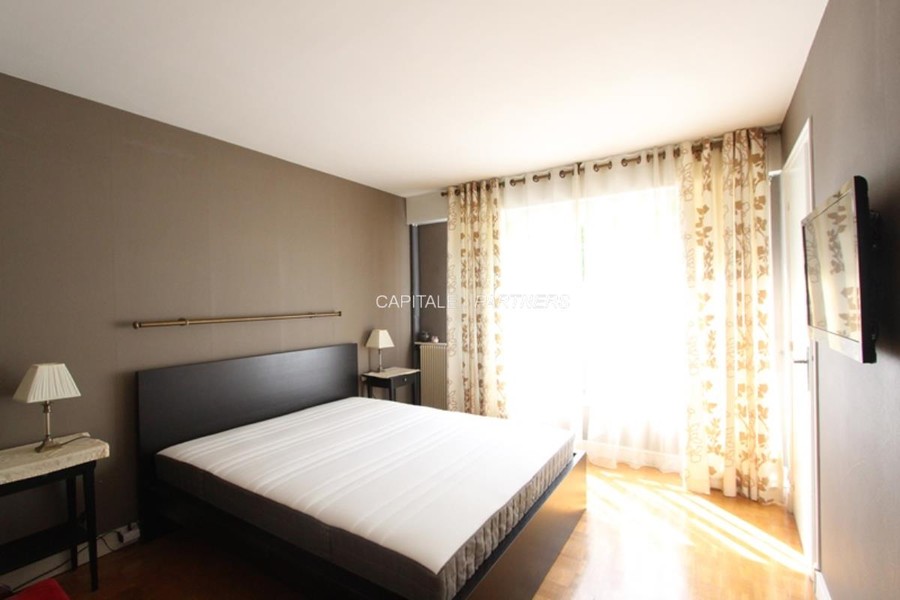 furnished  2 bedrooms Apartment PARIS 16 - 69 m²;
