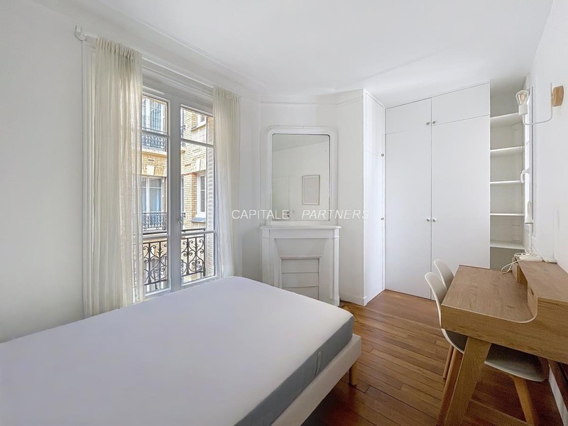 furnished  2 bedrooms Apartment PARIS 15 - 61 m²;