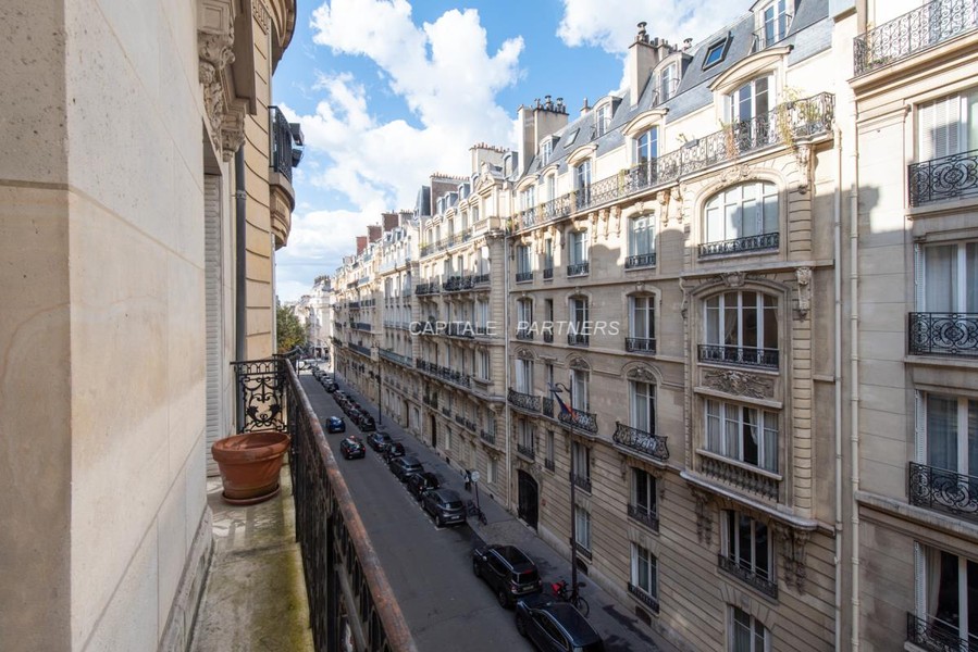 furnished  4 bedrooms Apartment PARIS 17 - 258 m²;