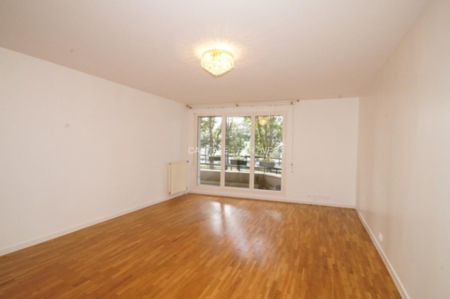  2 bedrooms Apartment LEVALLOIS PERRET - 71 m²;