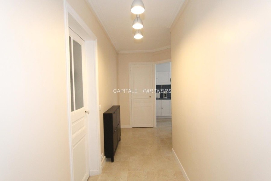 furnished  1 bedroom Apartment PARIS 18 - 41 m²;
