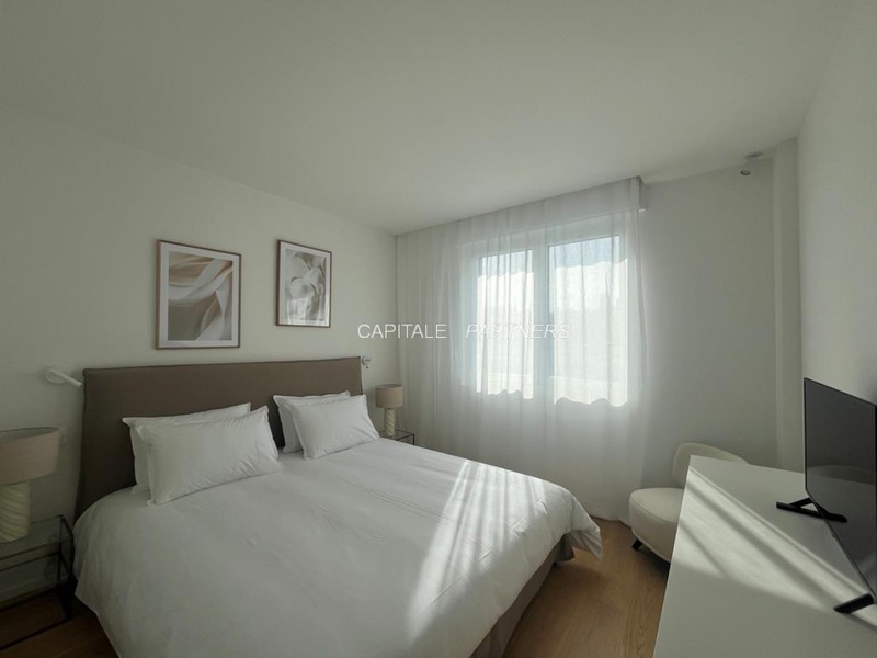 furnished  2 bedrooms Apartment NEUILLY-SUR-SEINE - 108 m²;