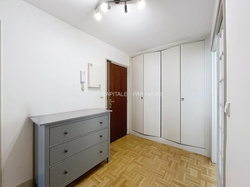 furnished  2 bedrooms Apartment PARIS 16 - 75 m²;