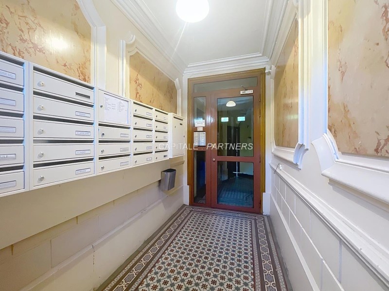 furnished  3 bedrooms Apartment PARIS 17 - 122 m²;