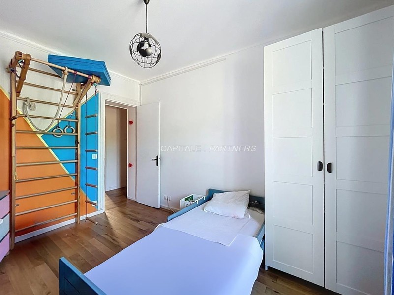 furnished  3 bedrooms Apartment PARIS 17 - 122 m²;