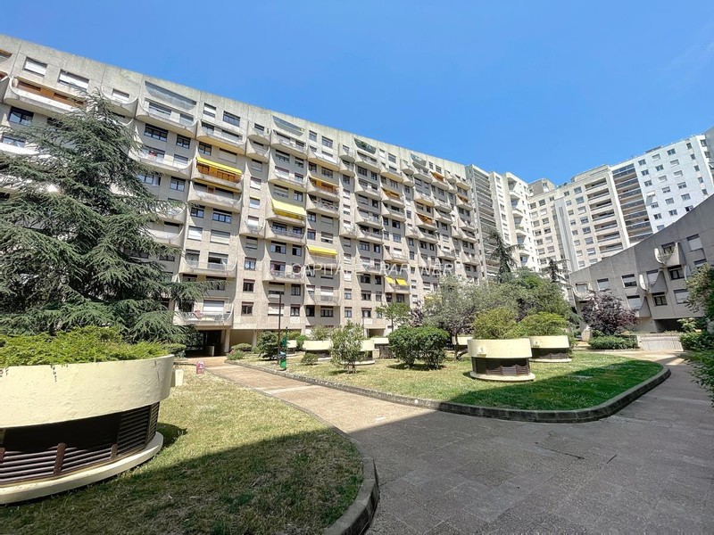 furnished  2 bedrooms Apartment BOULOGNE-BILLANCOURT - 76 m²;