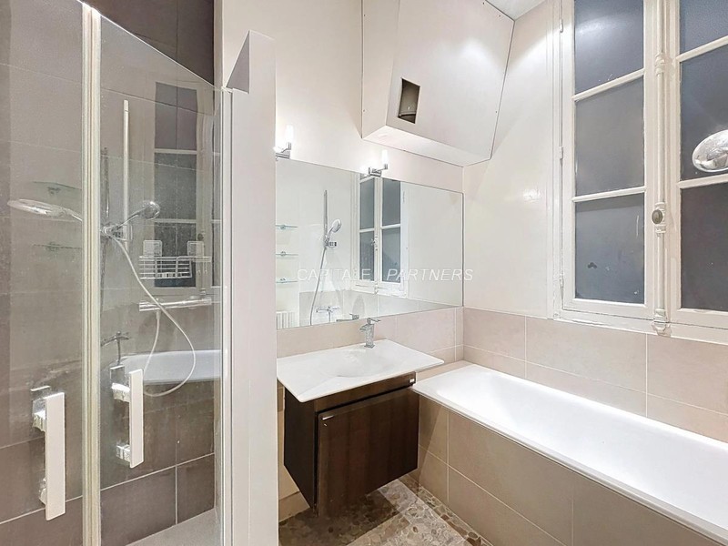 1 bedroom Apartment PARIS 16 - 90 m²;