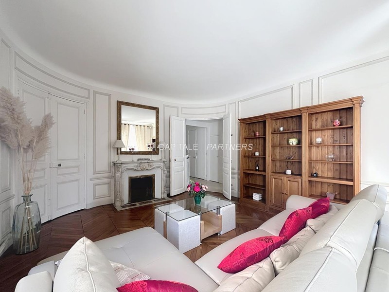 furnished  2 bedrooms Apartment PARIS 8 - 92 m²;