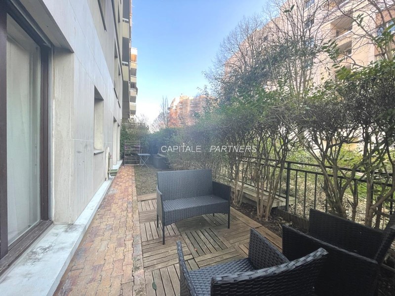 furnished  2 bedrooms Apartment COURBEVOIE - 65 m²;