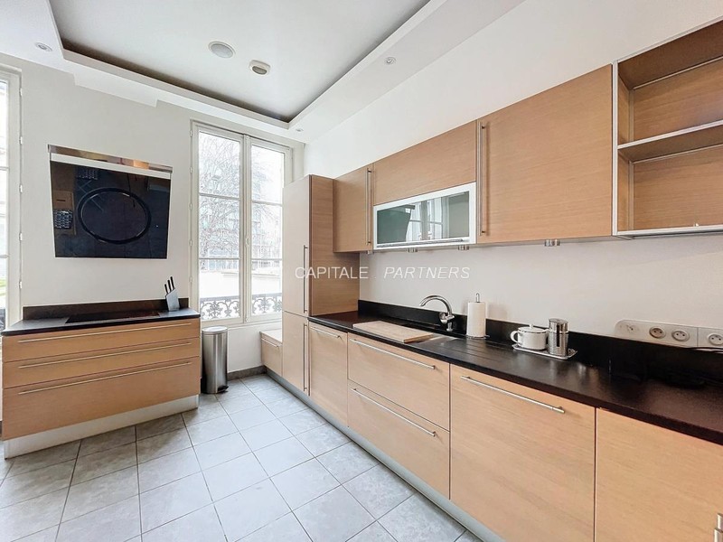 furnished  2 bedrooms Apartment PARIS 8 - 93 m²;