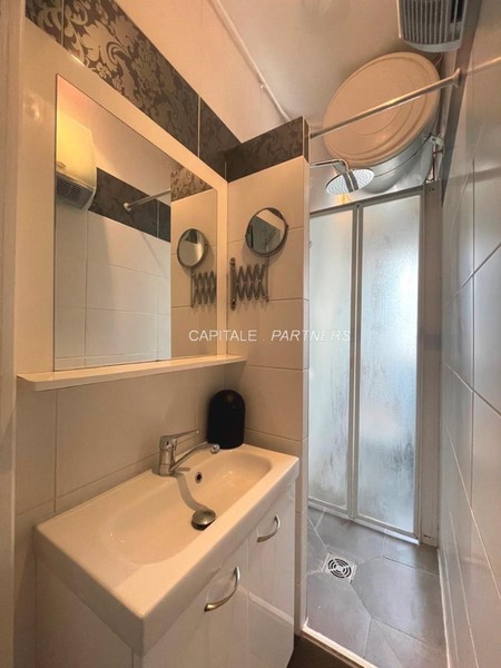 furnished  1 bedroom Apartment PARIS 17 - 29 m²;