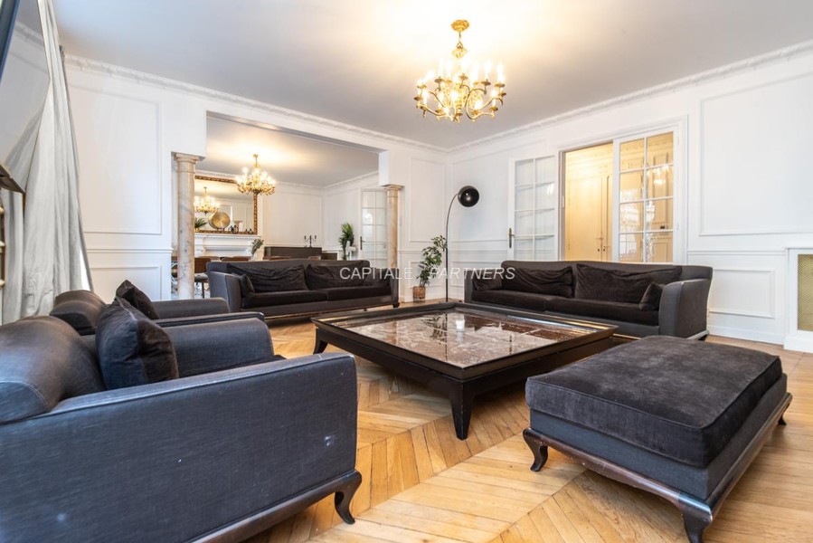 furnished  4 bedrooms Apartment PARIS 17 - 258 m²;