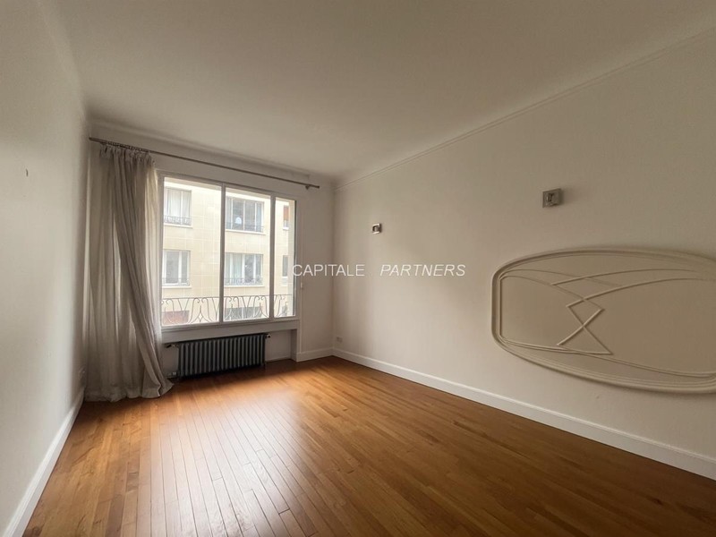  3 bedrooms Apartment PARIS 16 - 131 m²;