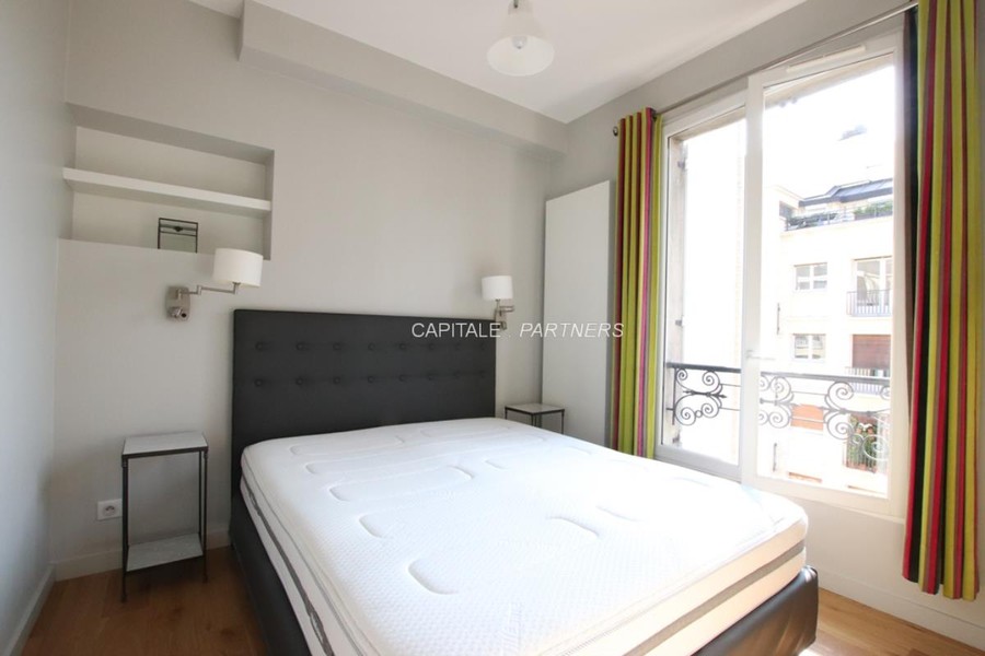furnished  1 bedroom Apartment PARIS 16 - 52 m²;