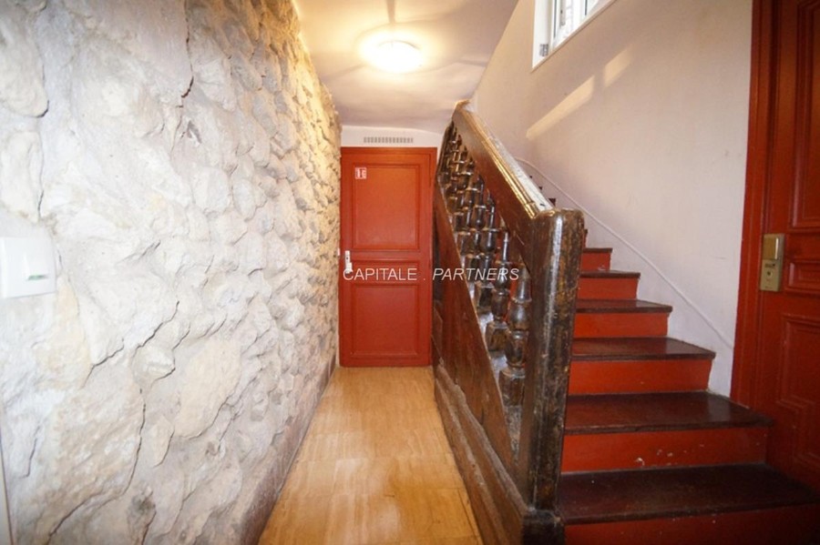 furnished  1 bedroom Apartment PARIS 5 - 38 m²;