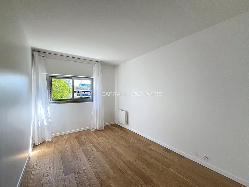 furnished  2 bedrooms Apartment PARIS 12 - 63 m²;