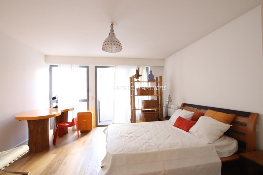 furnished  3 bedrooms Apartment PARIS 16 - 114 m²;