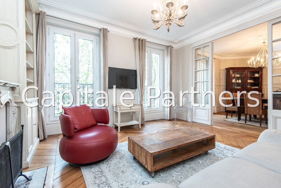 furnished  2 bedrooms Apartment PARIS 17 - 88 m²;
