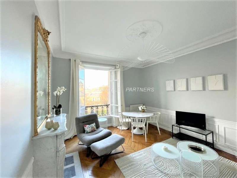 furnished  2 bedrooms Apartment PARIS 7 - 64 m²;