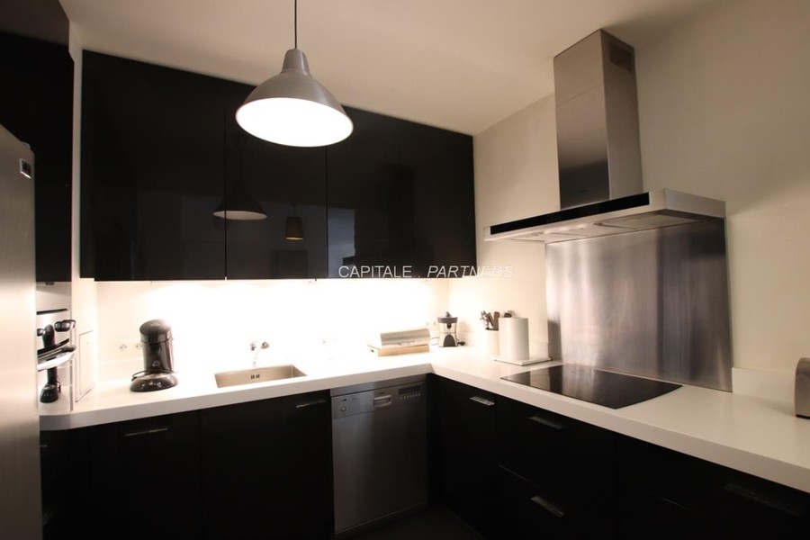 furnished  3 bedrooms Apartment PARIS 16 - 114 m²;
