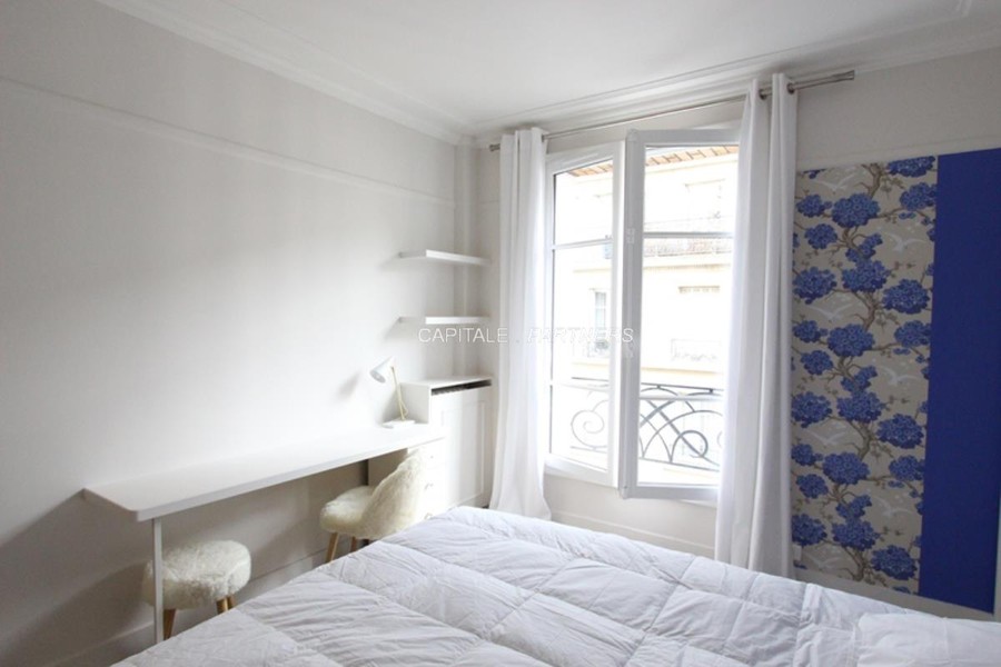 furnished  1 bedroom Apartment PARIS 17 - 46 m²;
