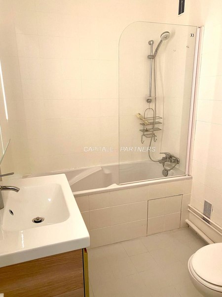  2 bedrooms Apartment PARIS 16 - 114 m²;
