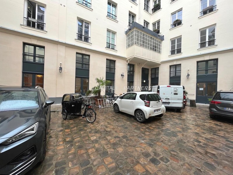 furnished  4 bedrooms Apartment PARIS 1 - 154 m²;
