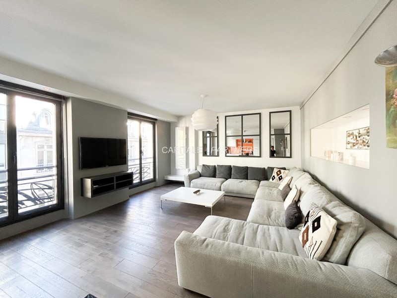 furnished  2 bedrooms Apartment PARIS 8 - 93 m²;