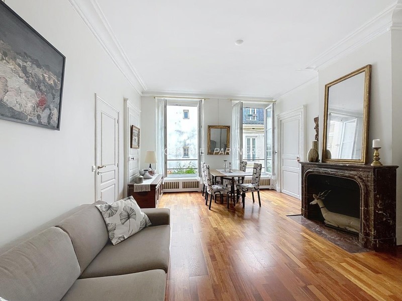 furnished  2 bedrooms Apartment PARIS 6 - 62 m²;