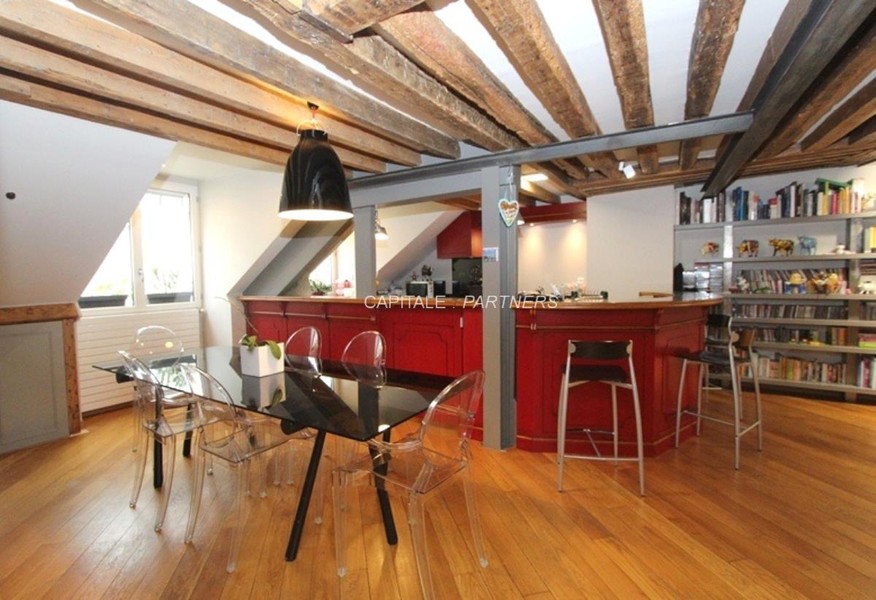 furnished  3 bedrooms Apartment PARIS 2 - 133 m²;