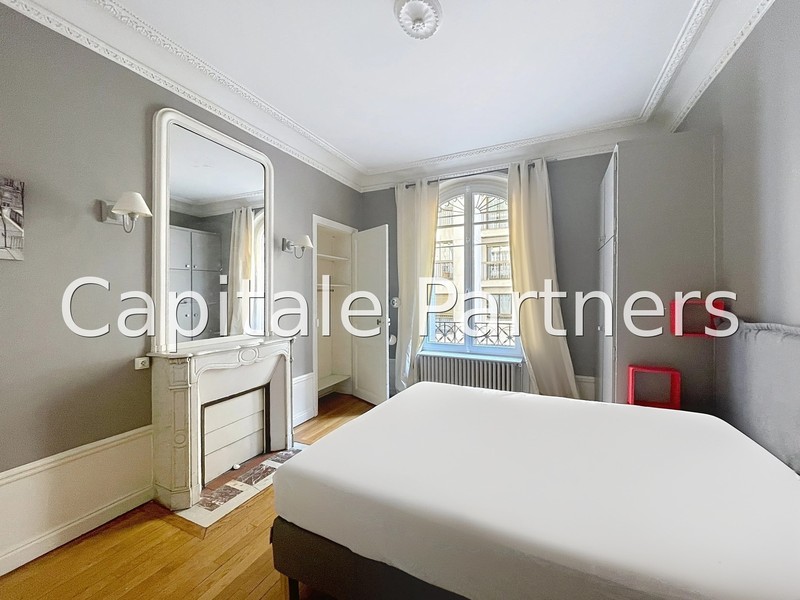 furnished  2 bedrooms Apartment PARIS 16 - 71 m²;