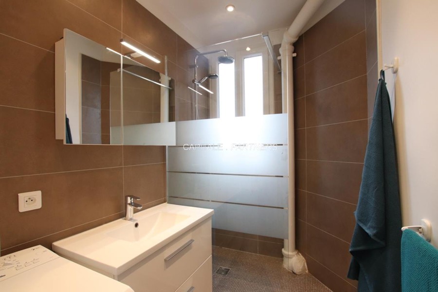 furnished  1 bedroom Apartment PARIS 15 - 36 m²;