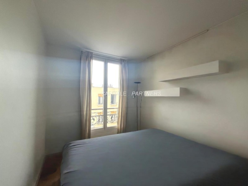 furnished  2 bedrooms Apartment PARIS 15 - 61 m²;
