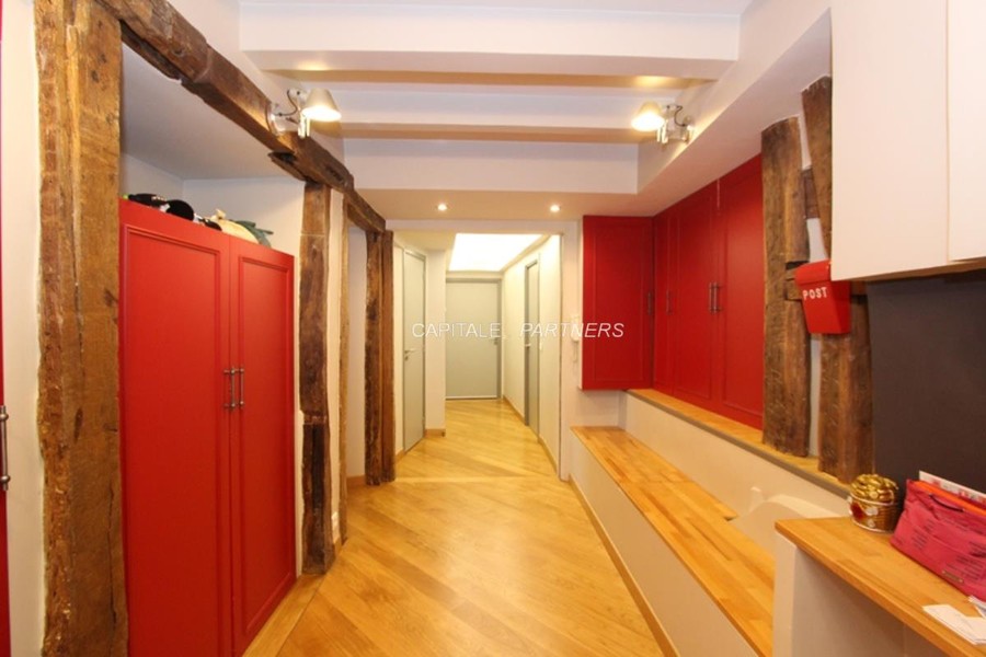 furnished  3 bedrooms Apartment PARIS 2 - 133 m²;