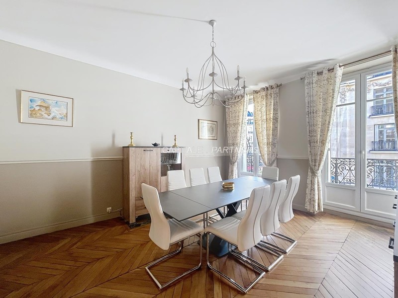 furnished  2 bedrooms Apartment PARIS 8 - 92 m²;