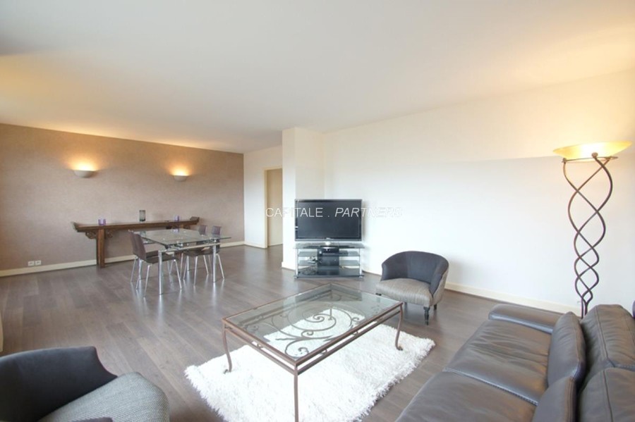 furnished  2 bedrooms Apartment NEUILLY - 112 m²;