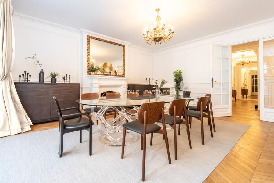 furnished  4 bedrooms Apartment PARIS 17 - 258 m²;