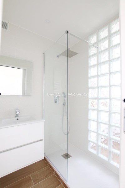 furnished  1 bedroom Apartment PARIS 16 - 42 m²;