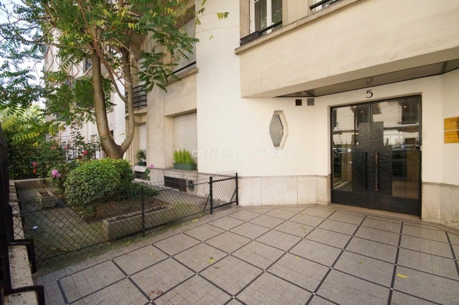 furnished  1 bedroom Apartment PARIS 17 - 44 m²;