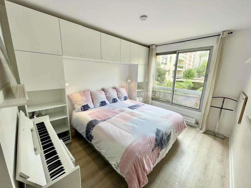 furnished  3 bedrooms Apartment ISSY-LES-MOULINEAUX - 98 m²;